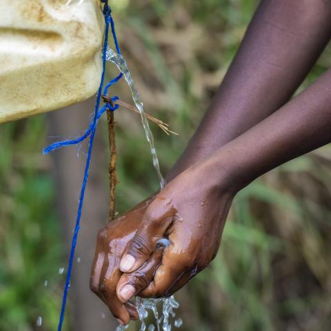 Handwashing in Fort Portal Kabarole - Photo by Jeroen van Loon